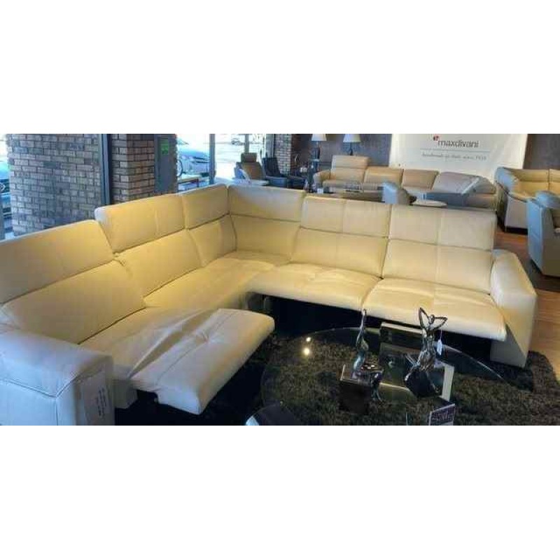 AXEL SECTIONAL