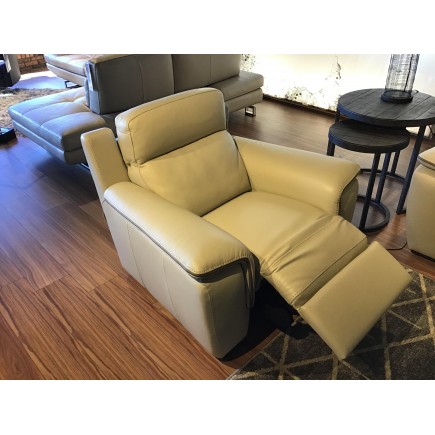 MaxDivani Amos Loveseat