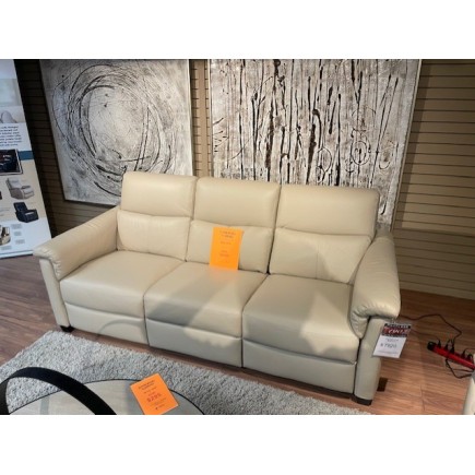 C068 CLEARANCE RECLINING SOFA