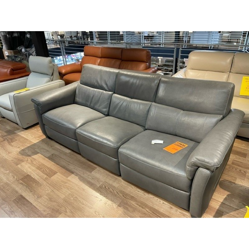 C068 CLEARANCE RECLINING SOFA