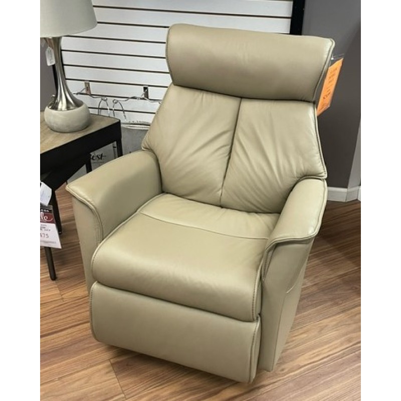 BOSS CLEARANCE CHAIR